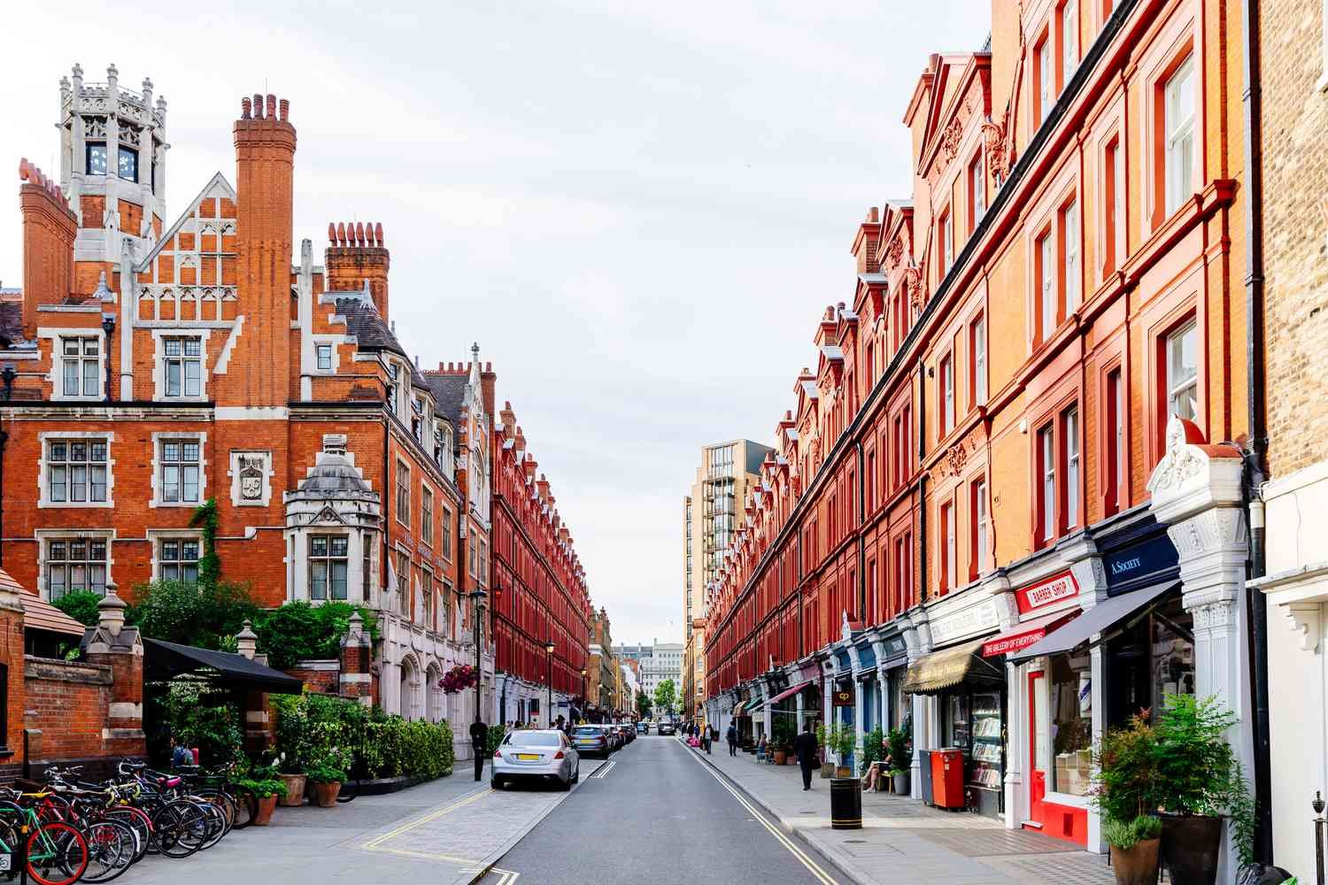 chiltern street in marylebone district london england uk 1185500592 92d669cf2b37457bb249584c26f76d3f